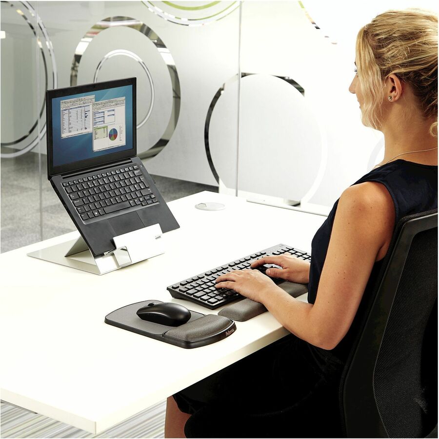 Fellowes Gel Wrist Rest - 0.63" Height x 18.50" Width x 2.75" Depth - Graphite - Gel - Wear Resistant, Tear Resistant, Skid Proof - 1 Each