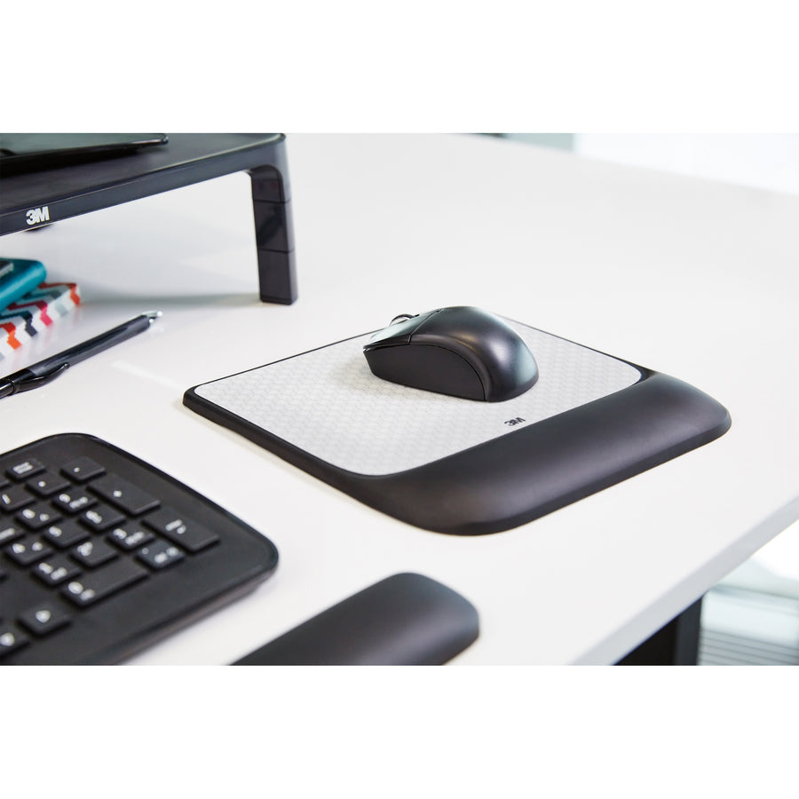 3M Precise Mouse Pad with Gel Wrist Rest - Ergonomic Support for Comfort