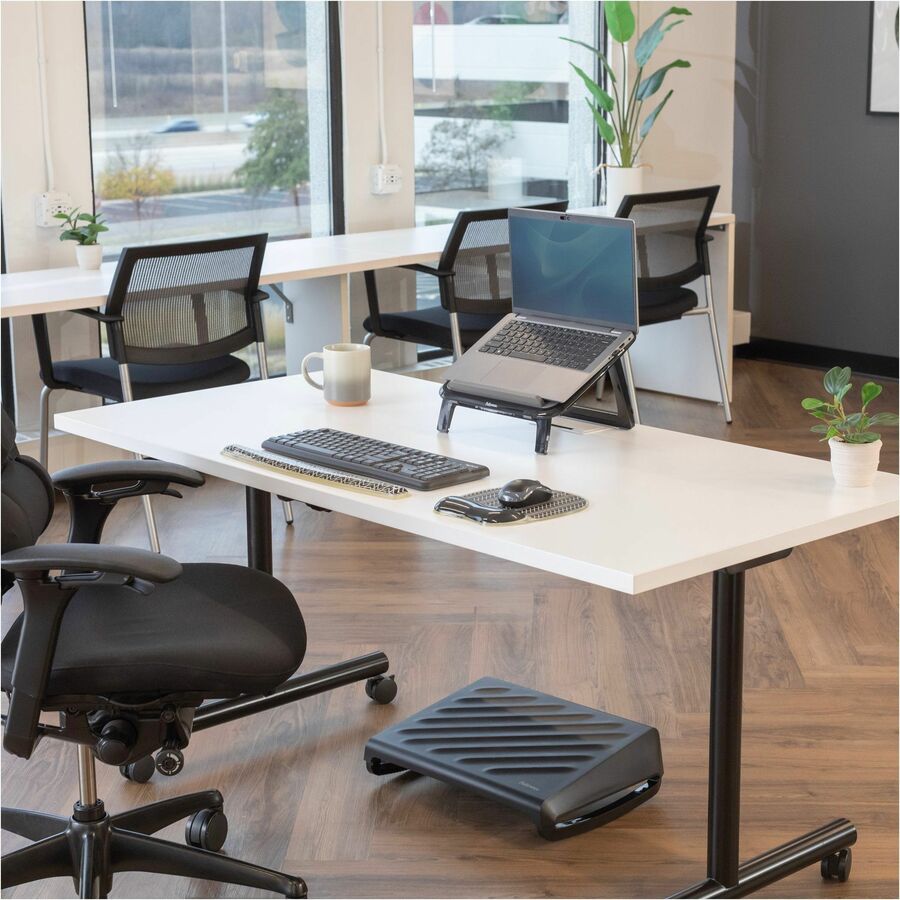 Fellowes Photo Gel Mouse Pad and Wrist Rest with Microban - Chevron - 9.25" Height x 7.88" Width x 0.88" Depth - Black, White - Gel, Rubber - Stain Resistant, Skid Proof - 1 Each