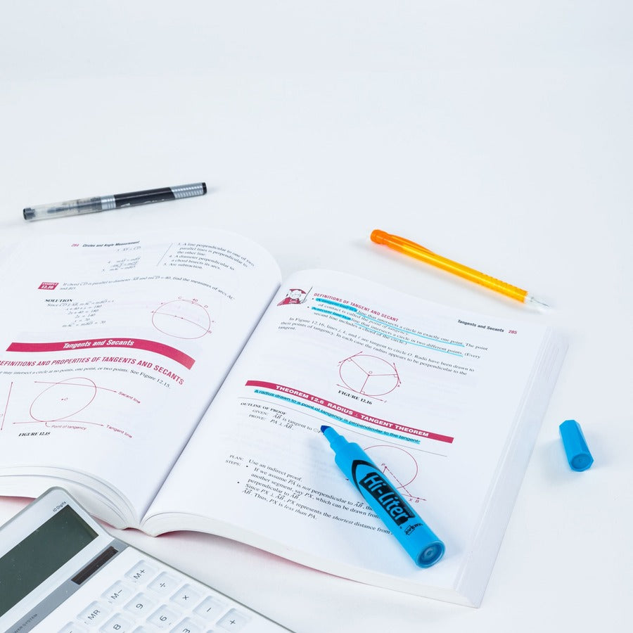 Avery®Desk-Style, Fluorescent Blue, 1 Count (24016) - Chisel Marker Point - Fluorescent Blue Ink - Water Based - 1 Dozen