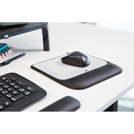 3M Precise Mouse Pad with Gel Wrist Rest - Alternate-Image1