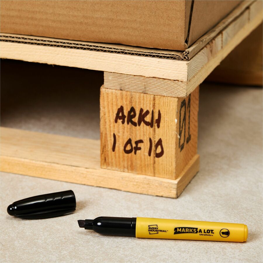 Avery&reg; Marks A Lot UltraDuty Markers, Chisel Tip, 3 Assorted Markers (29864) - Bottom