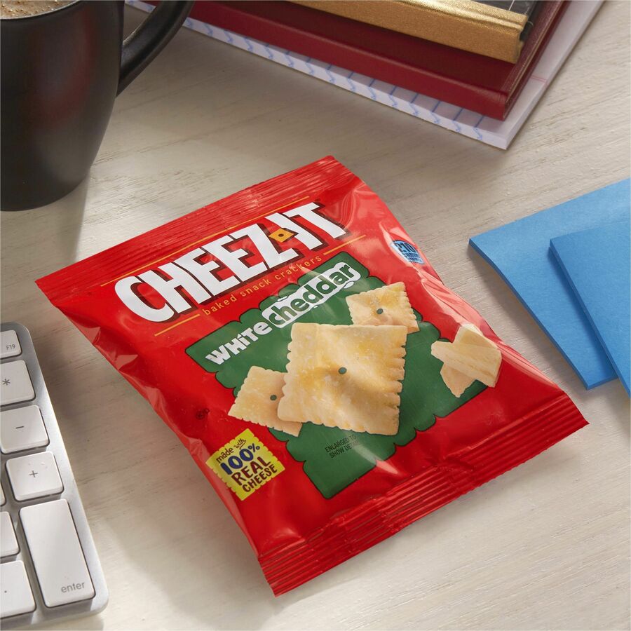 Cheez-It Cheez-It White Cheddar Baked Crackers - Alternate-Image3