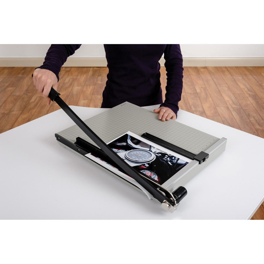 Dahle Vantage 18e Guillotine Paper Trimmer - Rear