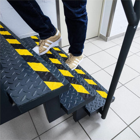 DURABLE Floor Marking Tape DURALINE GRIP+ 50mm color - Alternate-Image3