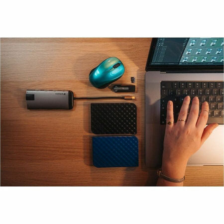 Verbatim 32GB Store 'n' Go V3 USB 3.2 Gen 1 Flash Drive - Gray - Alternate-Image9