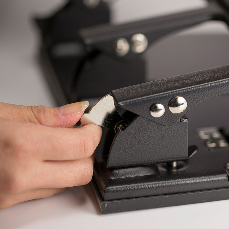 Officemate Heavy-duty 3-hole Punch with Padded Handle - Alternate-Image2