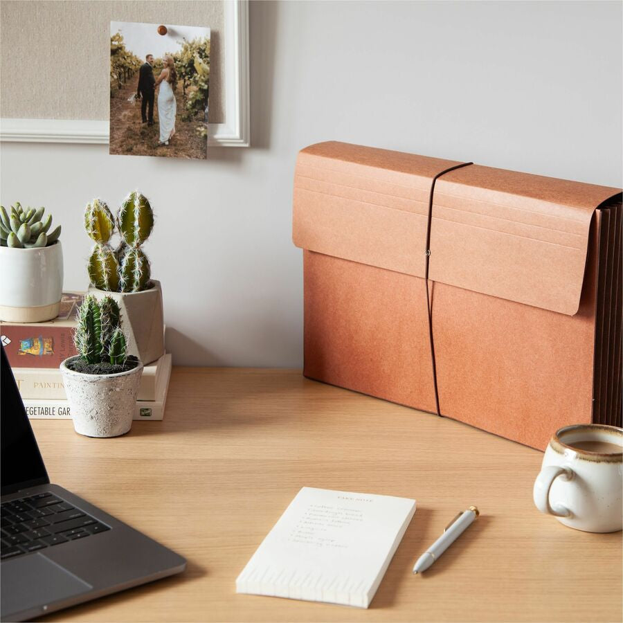 Smead Legal Recycled File Wallet - 8 1/2’’ x 14’’ - 5 1/4’’ Expansion - Redrope - Elastic Closure Flap - 30% - 10 / Box