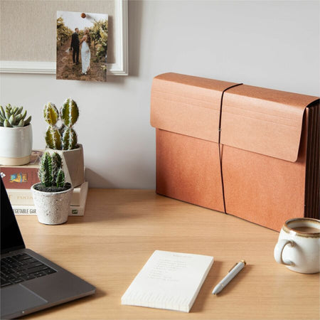 Smead Legal Recycled File Wallet - 8 1/2’’ x 14’’ - 5 1/4’’ Expansion - Redrope - Elastic Closure Flap - 30% - 10 / Box