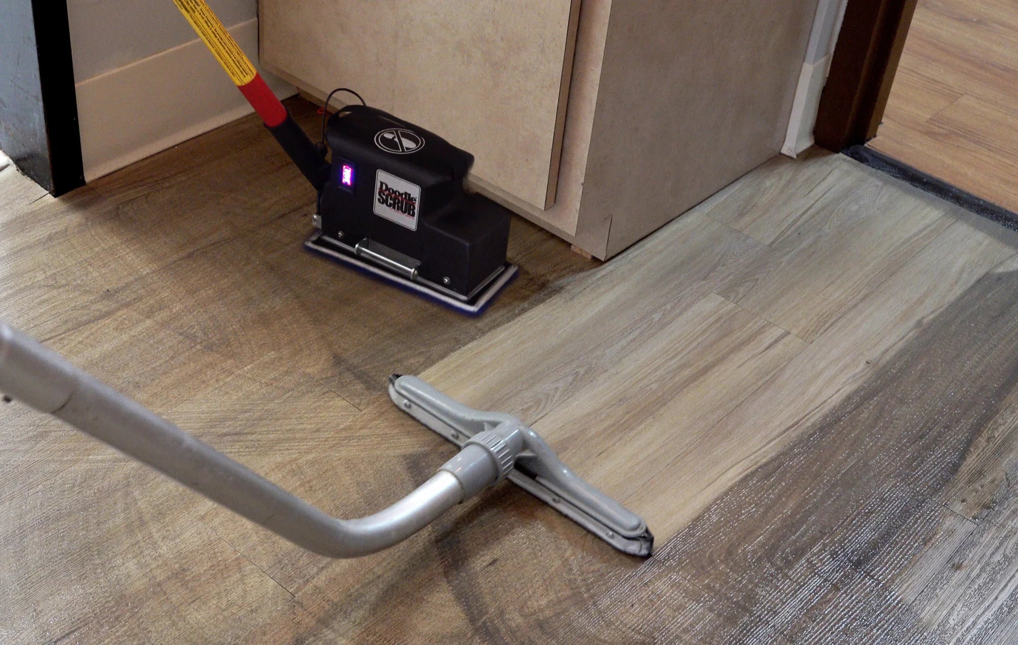 Square Scrub Doodle Deluxe – Compact Commercial Orbital Floor Scrubber Kit